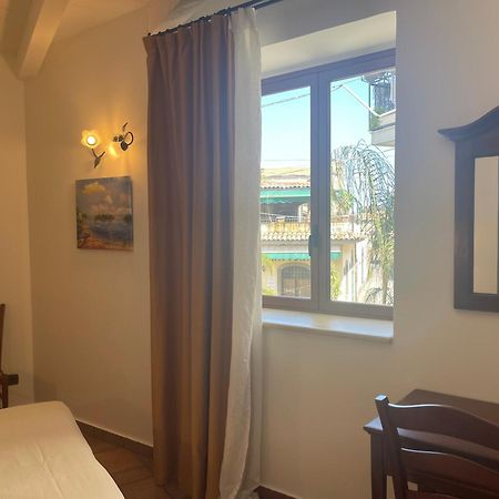 Hotel Capomulini 3 Stelle Acireale Zewnętrze zdjęcie
