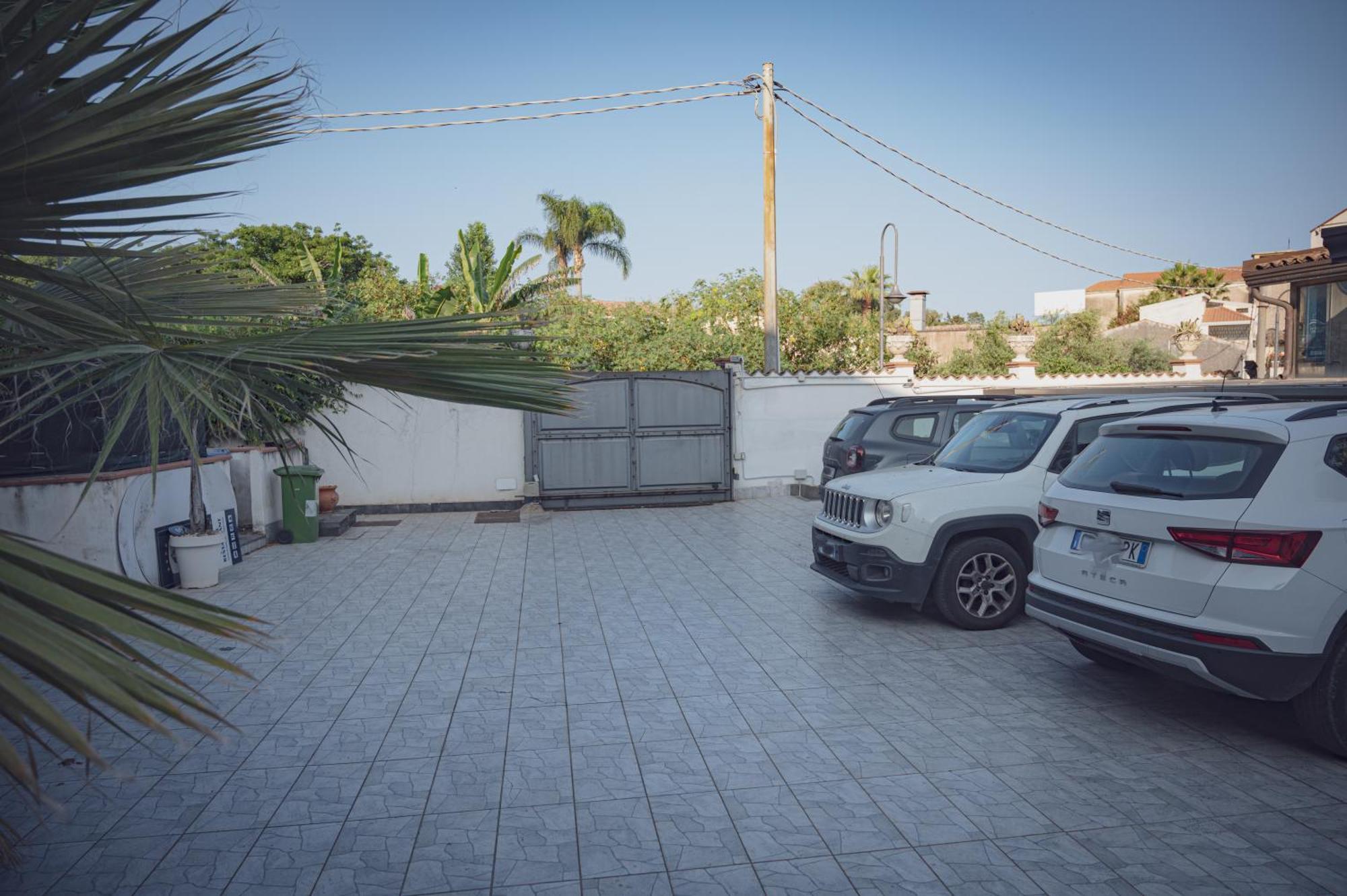 Hotel Capomulini 3 Stelle Acireale Zewnętrze zdjęcie
