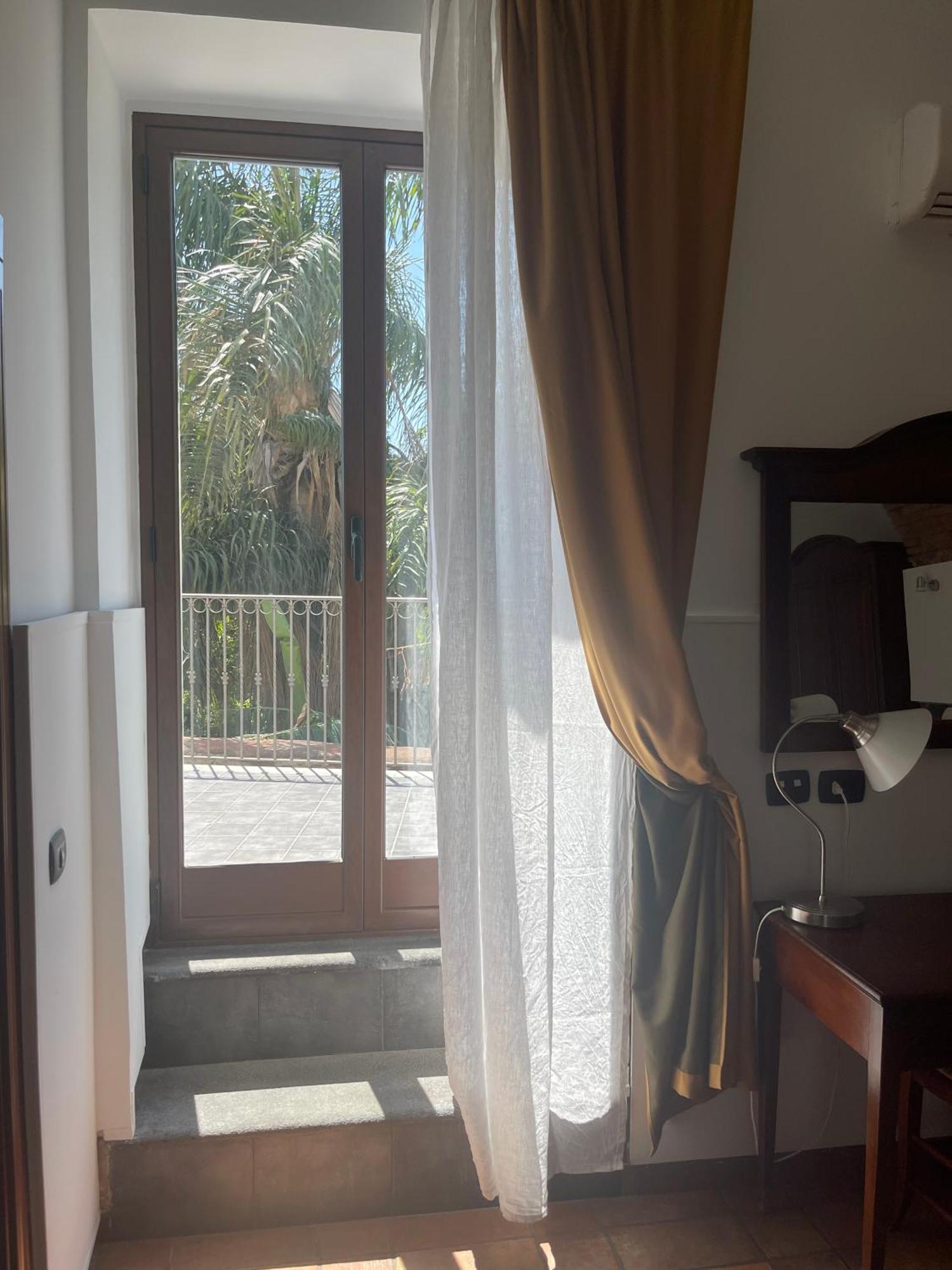 Hotel Capomulini 3 Stelle Acireale Zewnętrze zdjęcie