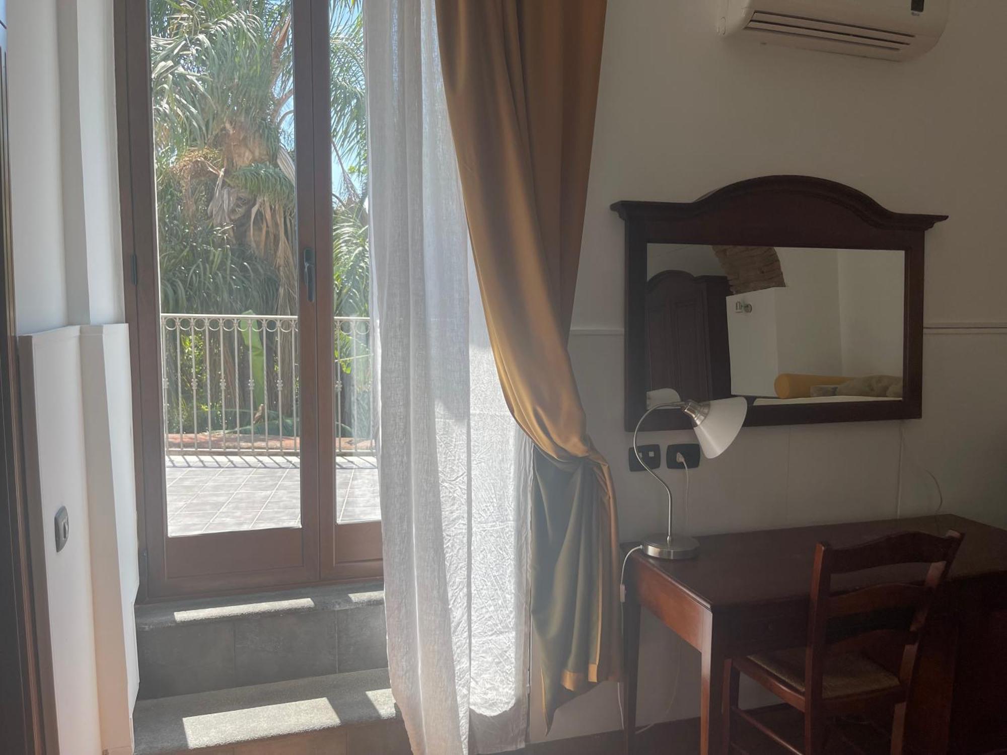 Hotel Capomulini 3 Stelle Acireale Zewnętrze zdjęcie