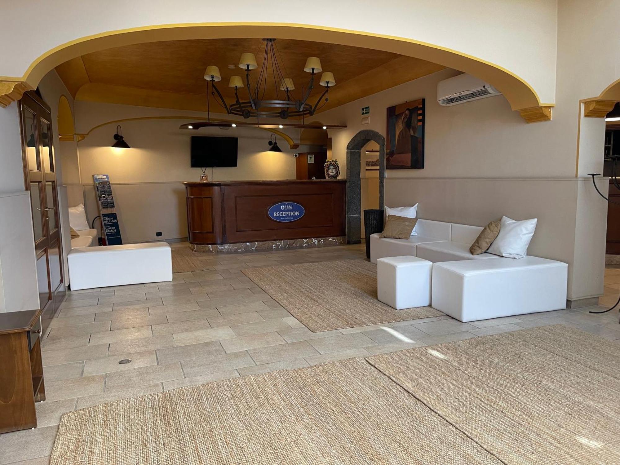 Hotel Capomulini 3 Stelle Acireale Zewnętrze zdjęcie