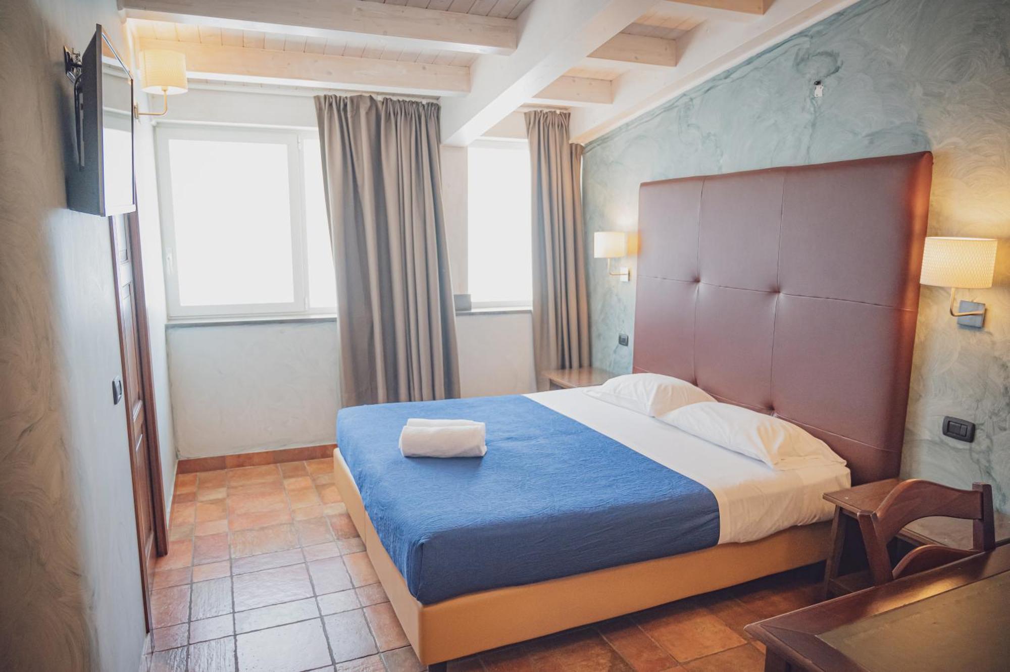 Hotel Capomulini 3 Stelle Acireale Zewnętrze zdjęcie
