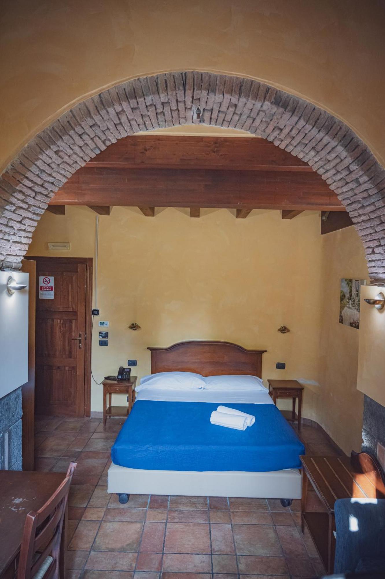 Hotel Capomulini 3 Stelle Acireale Zewnętrze zdjęcie